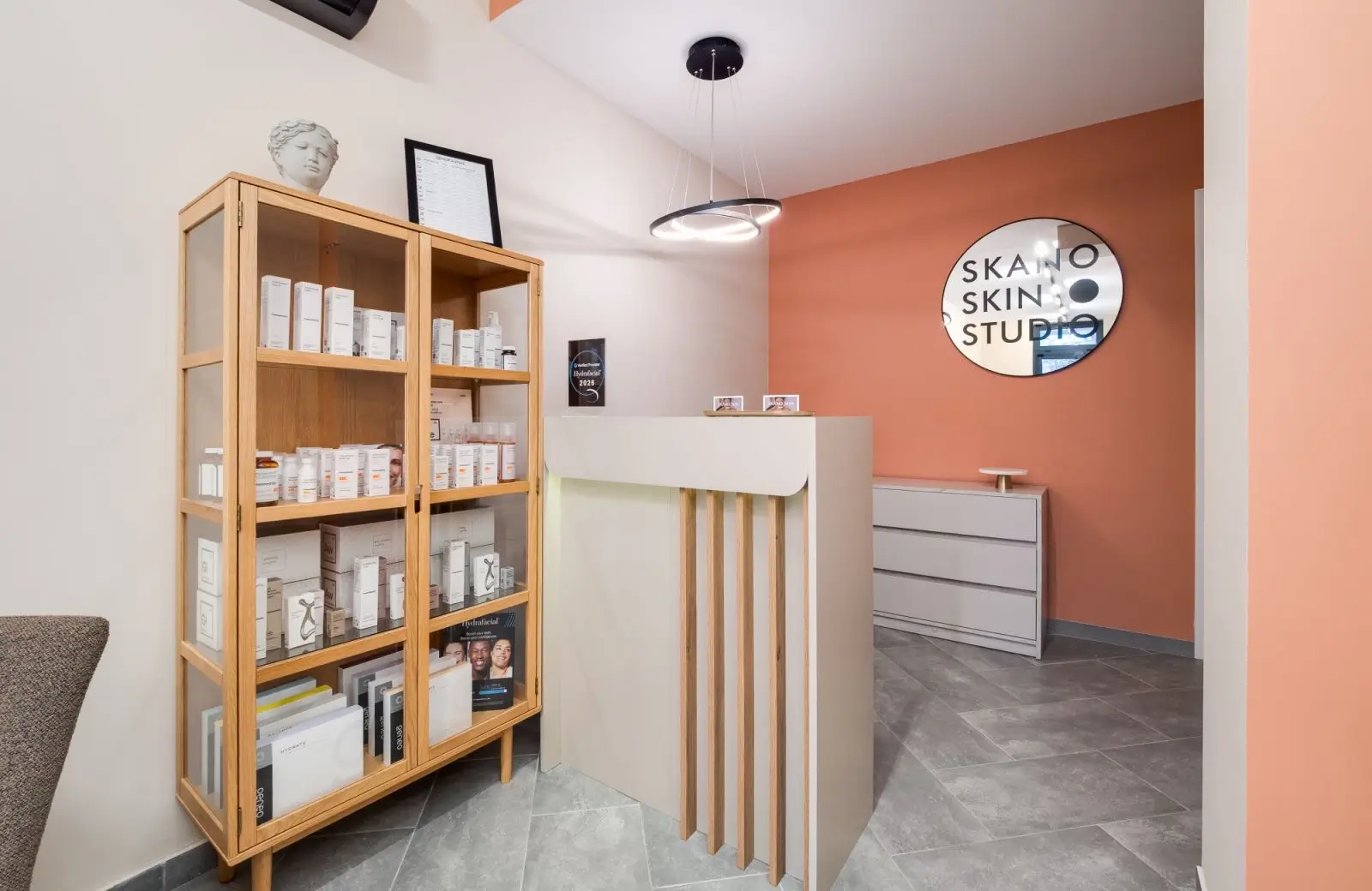 Клиентско изживяване в Skanoskin Studio